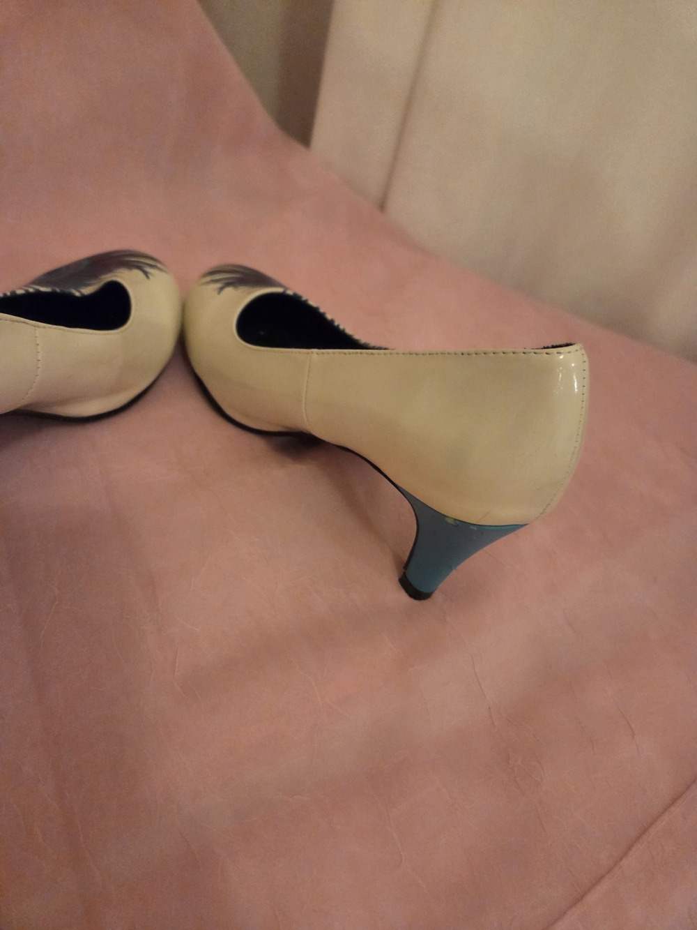T.U.K Cream Pumps with Peacock Feather Design Vintage Women's Turquoise Heels - Picture 4 of 14